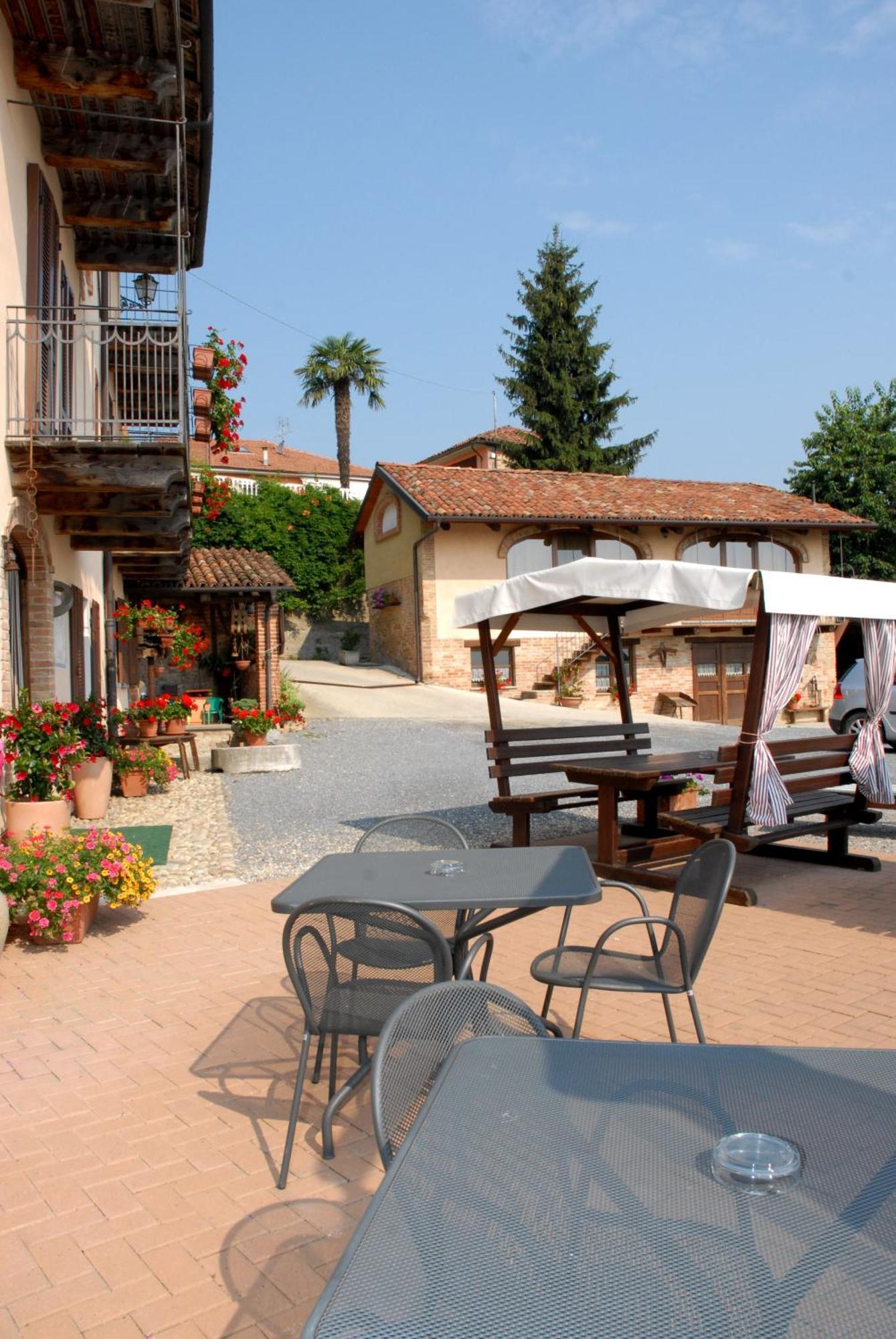 Il Borgo B&B Castellinaldo Exterior foto